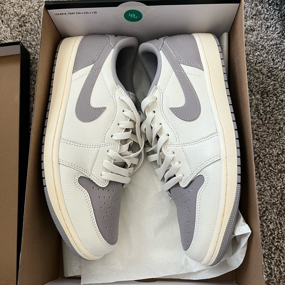 Air Jordan 1 Retro Low OG Men Size 10.5